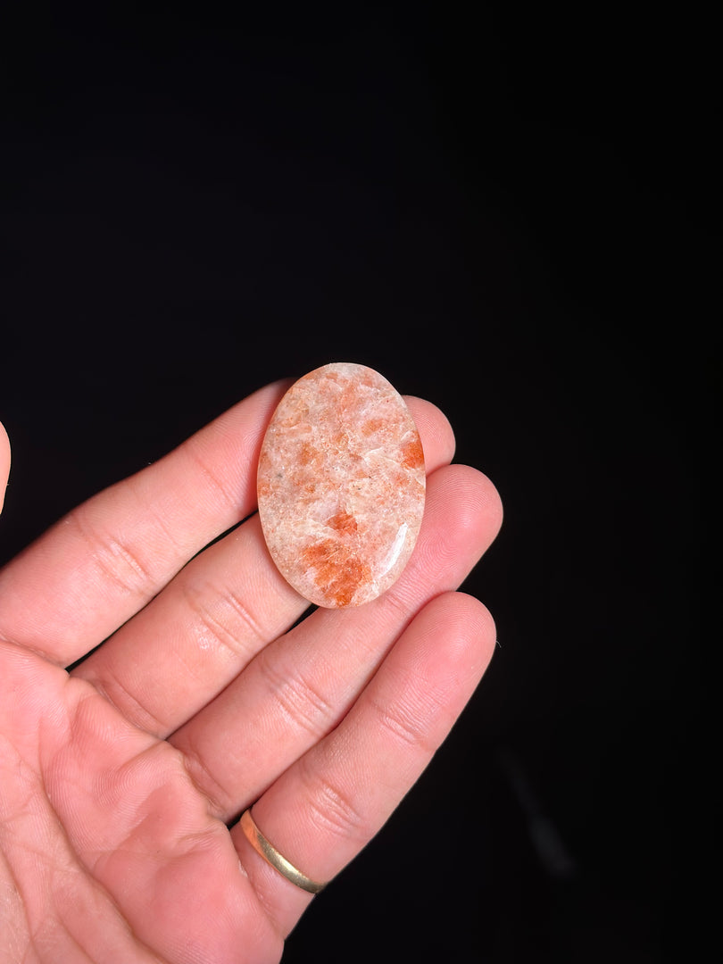 Tumbled Sunstone 10.8g – Natural Gemstone for Joy & Confidence