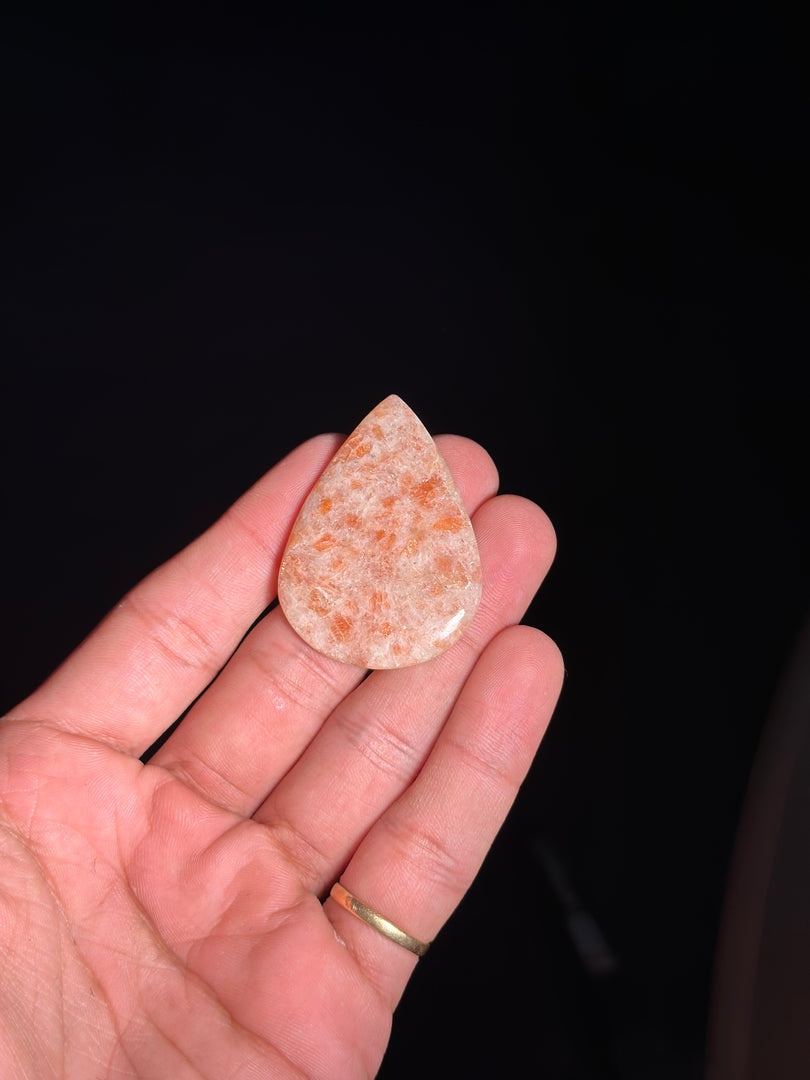 Sunstone Crystal 13.1g – Healing Stone for Strength, Positivity & Growth