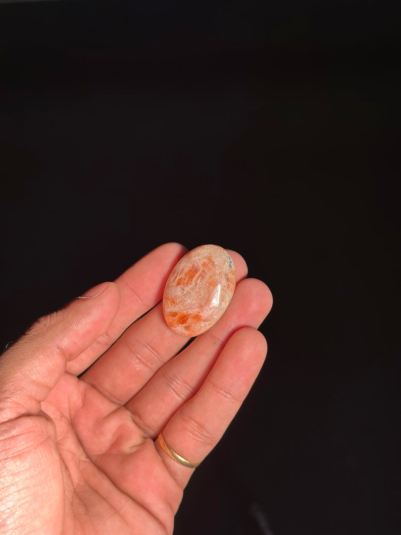 Sunstone 13.70g – Natural Crystal for Confidence, Success & Energy