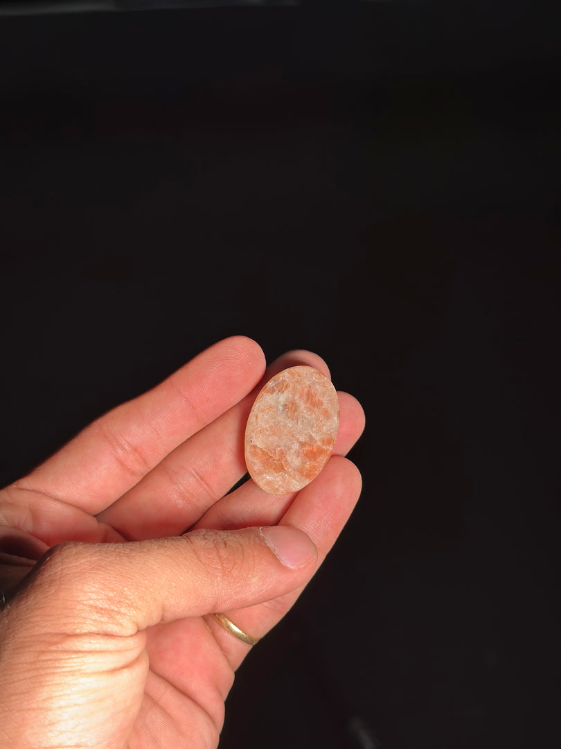Sunstone 13.70g – Natural Crystal for Confidence, Success & Energy