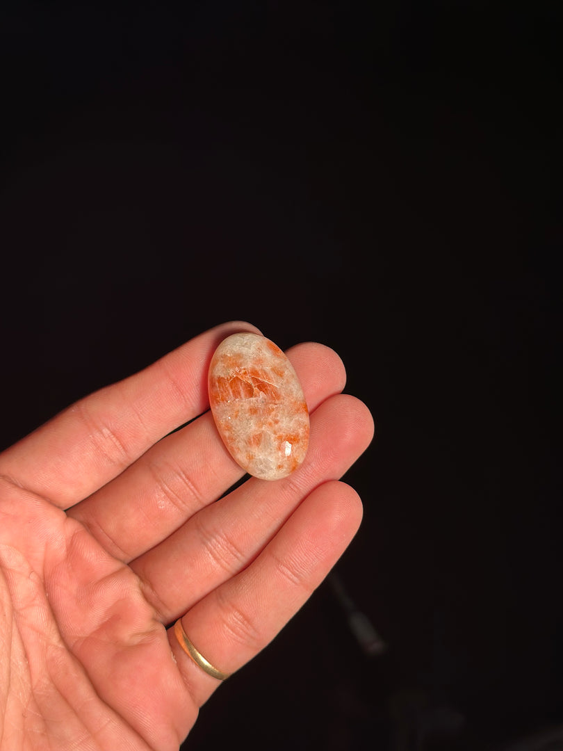 Tumbled Sunstone 11.45g – Energy Crystal for Motivation & Positivity
