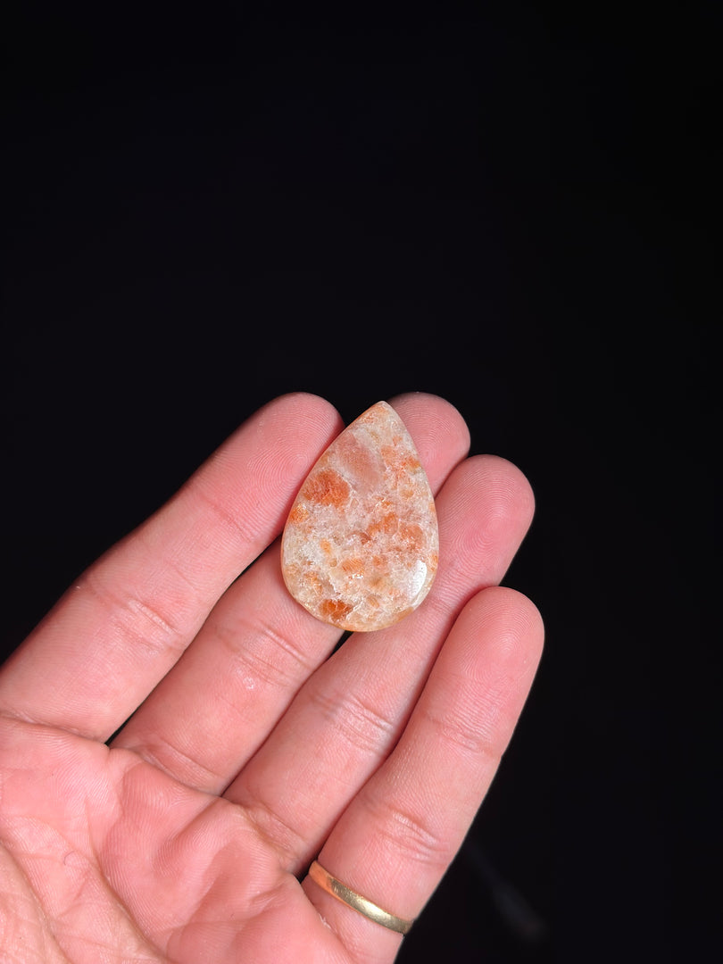 Natural Sunstone 7.45g – Energy Crystal for Confidence & Positivity