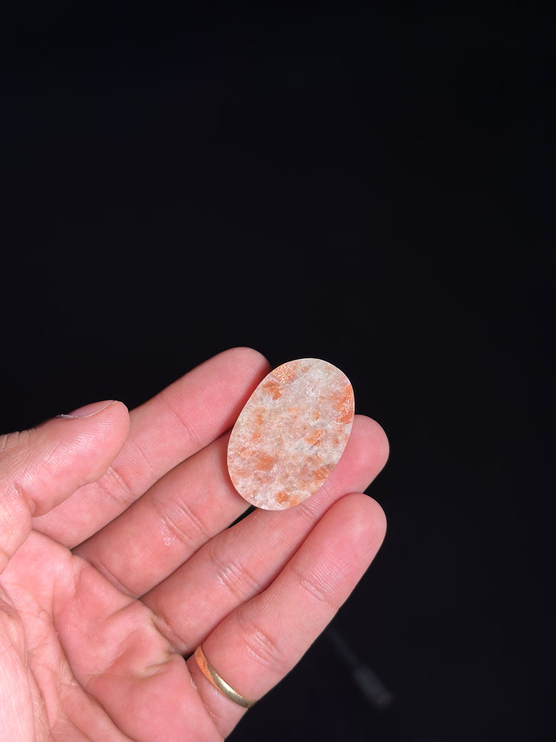 Tumbled Sunstone 9.38g – Natural Gemstone for Joy, Growth & Empowerment