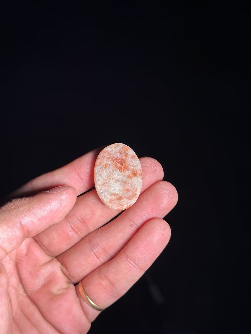 Natural Sunstone 8.3g – Tumbled Crystal for Joy, Confidence & Positive Energy