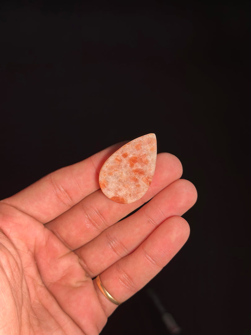 Natural Sunstone 26.36g – Large Tumbled Crystal for Joy, Confidence & Positive Energy