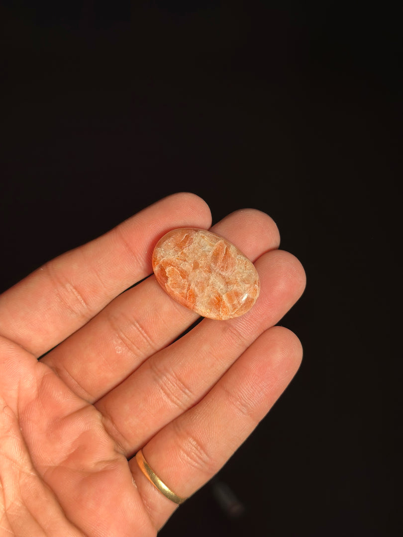 Natural Sunstone 9.3g – Healing Crystal for Abundance, Leadership & Inner Power